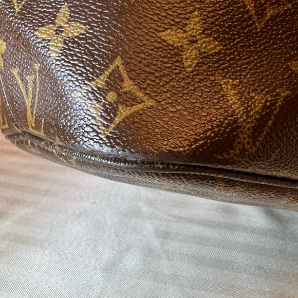 LOUIS VUITTON LV Neverfull MM Monogram Bag - Picture 7 of 17